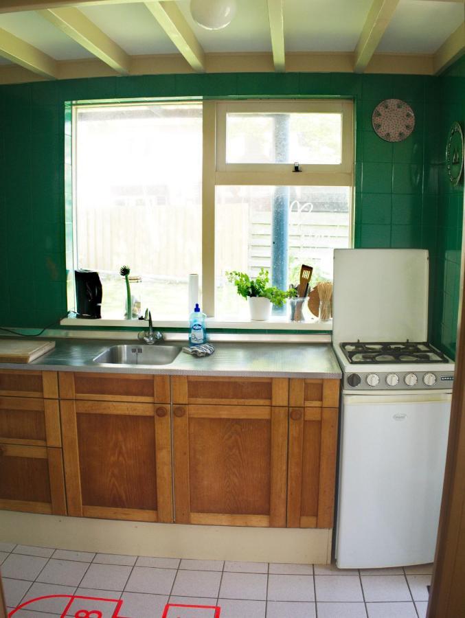 Small, cute&cozy little holiday home Hippolytushoef Zewnętrze zdjęcie